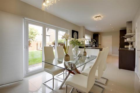 5 bedroom detached house for sale, Cleminson Gardens, Cottingham