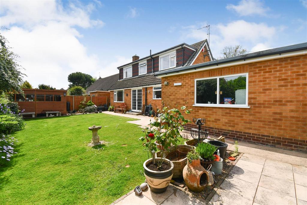 The Dales, Cottingham 3 bed detached bungalow for sale £380,000