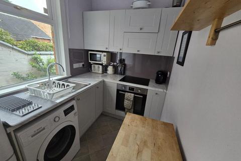 2 bedroom terraced house to rent, Leopold Road, Leicester