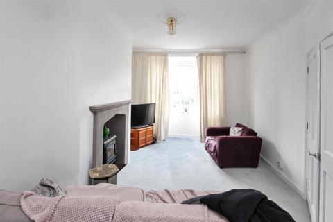 4 bedroom terraced house to rent, Wellingborough Road, Rushden NN10
