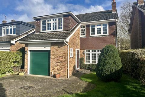 4 bedroom detached house for sale, St. Andrews Place, Shenfield, Brentwood