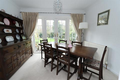 4 bedroom detached house for sale, St. Andrews Place, Shenfield, Brentwood