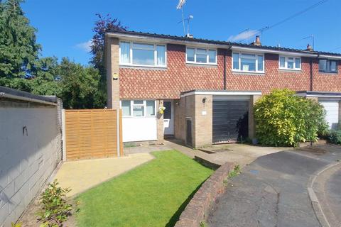 3 bedroom end of terrace house for sale, Ferney Road, Byfleet, West Byfleet