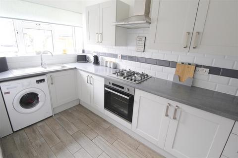 3 bedroom end of terrace house for sale, Ferney Road, Byfleet, West Byfleet