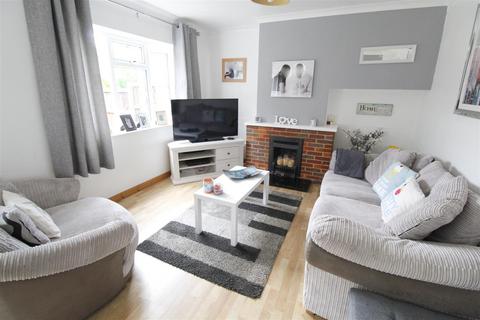 3 bedroom end of terrace house for sale, Ferney Road, Byfleet, West Byfleet