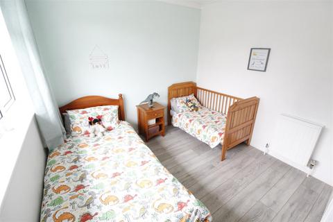 13 Ferney Road, Byfleet, West Byfleet, KT14 7AL