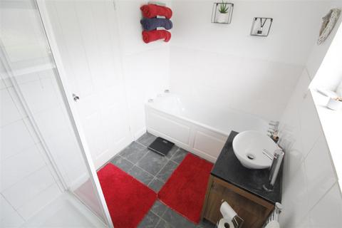 13 Ferney Road, Byfleet, West Byfleet, KT14 7AL