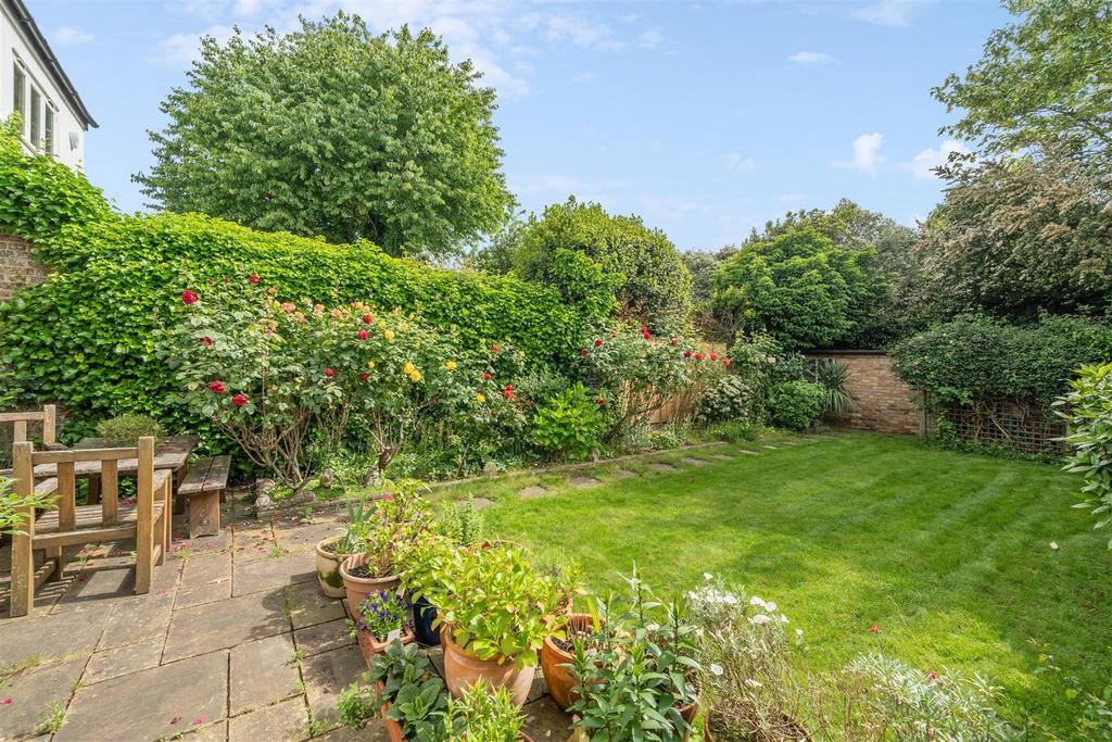 Heathfield Gardens, W4 - FOR SALE