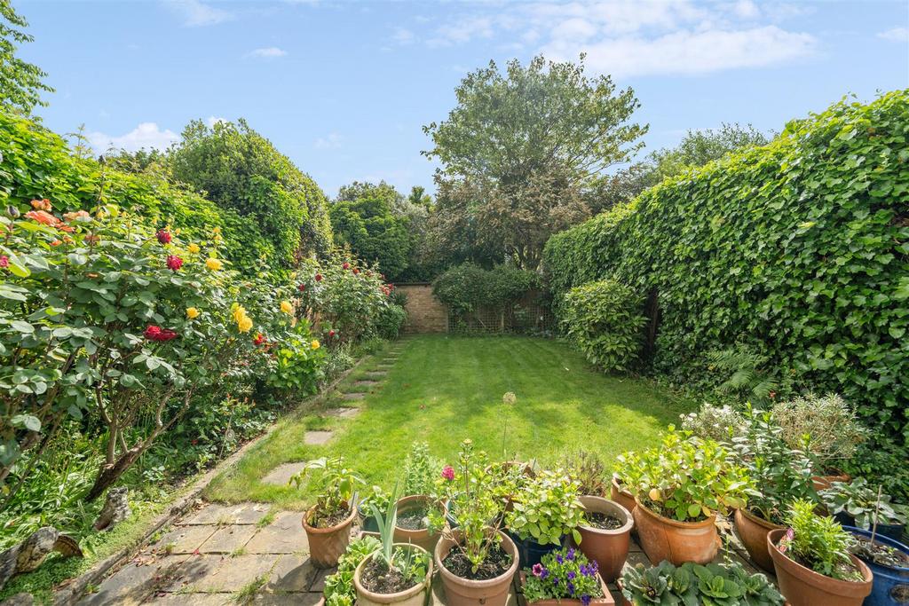 Heathfield Gardens, W4 - FOR SALE