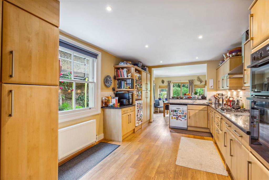 Heathfield Gardens, W4 - FOR SALE
