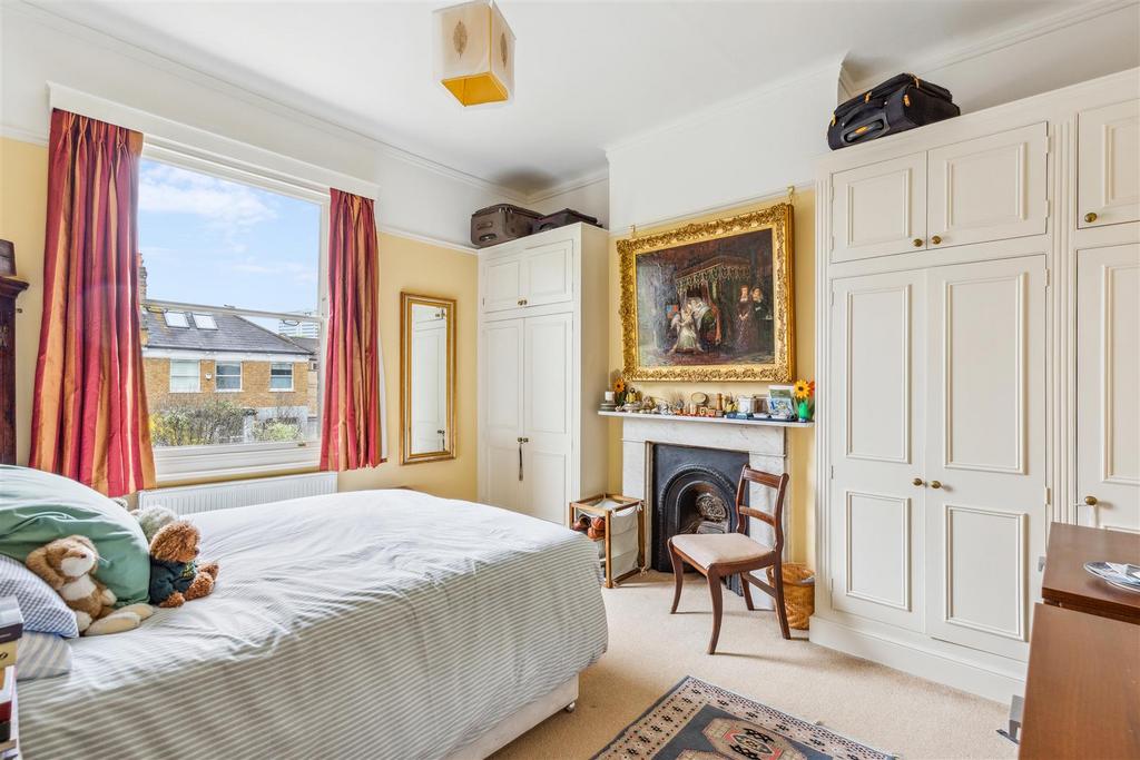 Heathfield Gardens, W4 - FOR SALE