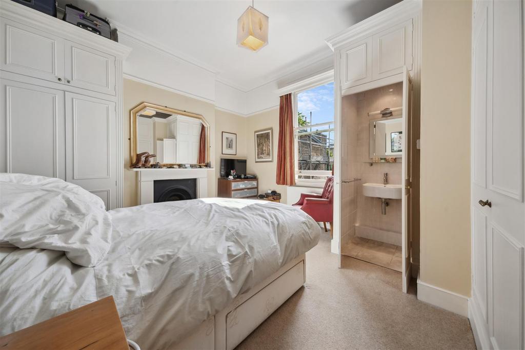 Heathfield Gardens, W4 - FOR SALE
