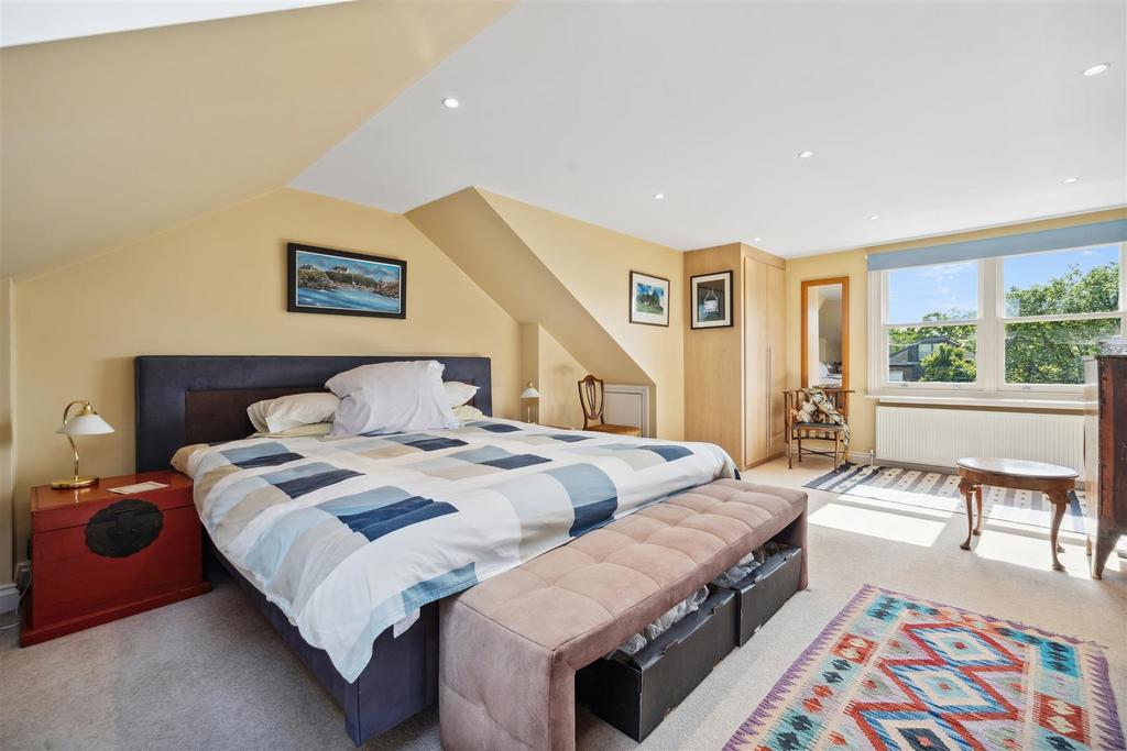 Heathfield Gardens, W4 - FOR SALE