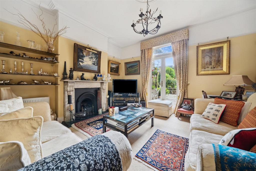 Heathfield Gardens, W4 - FOR SALE