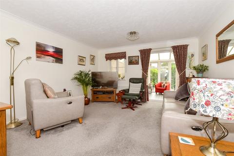 2 bedroom end of terrace house for sale, Peregrine Close, Hythe, Kent