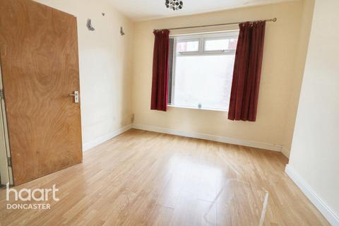 2 bedroom end of terrace house for sale, New Street, Bentley, Doncaster