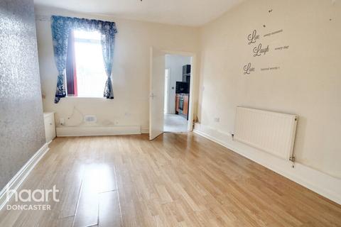 2 bedroom end of terrace house for sale, New Street, Bentley, Doncaster