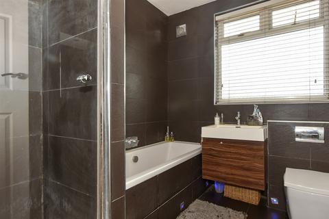 37 Trevose Road, London, E17 4DS