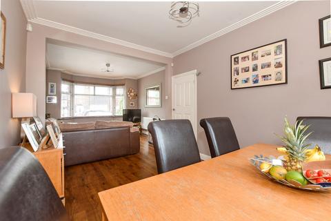 37 Trevose Road, London, E17 4DS