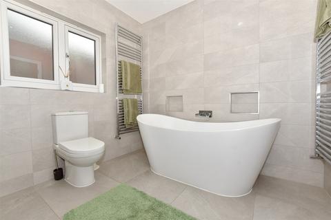 Cumloden Pear Tree Lane, Shorne, Gravesend, DA12 3JZ