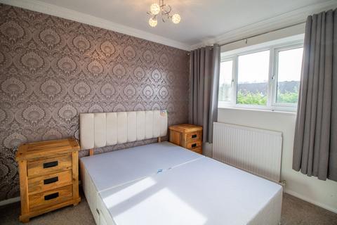 2 bedroom detached bungalow to rent, Cragdale Grove, Mosborough, S20