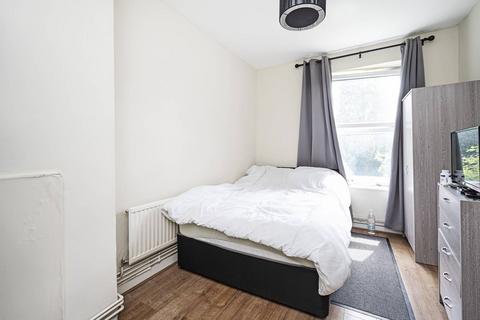 2 bedroom flat for sale, Warburton Street, London Fields, London, E8