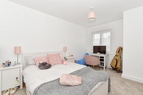2 bedroom flat for sale, Maple Leaf Drive, Lenham, Maidstone, Kent