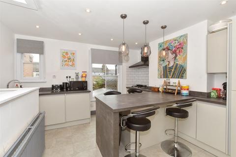 2 bedroom maisonette for sale, High Street, Broadstairs, Kent