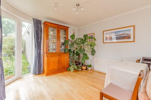 34 Buckstone Drive, Edinburgh, EH10 6PQ