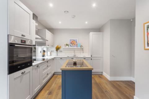 Flat 2, 71 Ocean Drive, Edinburgh, EH6 6BP