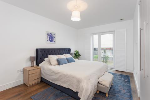 Flat 2, 71 Ocean Drive, Edinburgh, EH6 6BP