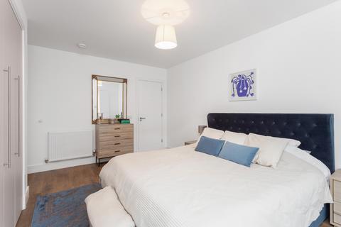 Flat 2, 71 Ocean Drive, Edinburgh, EH6 6BP