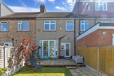 3 bedroom terraced house for sale, Whalebone Lane North, Romford, Essex