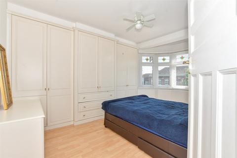 459 Whalebone Lane North, Chadwell Heath, Romford, RM6 6RB