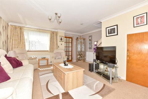 68 Farncombe Way, Whitfield, Dover, CT16 3NT