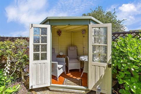 68 Farncombe Way, Whitfield, Dover, CT16 3NT