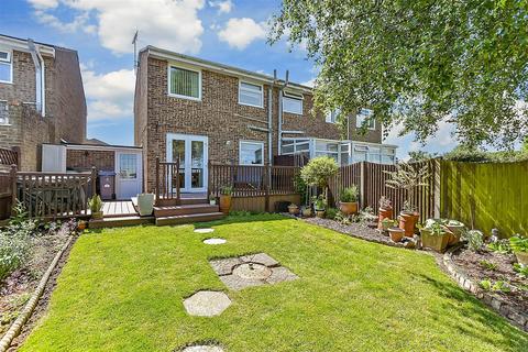 68 Farncombe Way, Whitfield, Dover, CT16 3NT