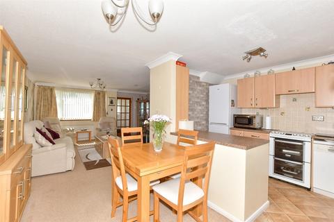 68 Farncombe Way, Whitfield, Dover, CT16 3NT