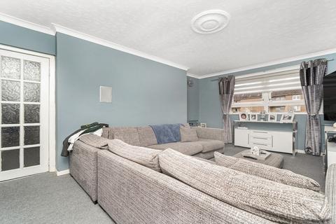 3 bedroom flat for sale, Rowantree Avenue, Rutherglen G73