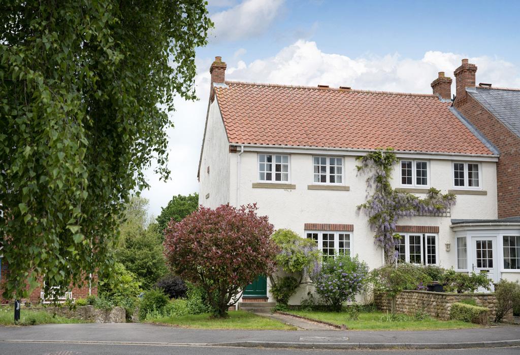 Renton Close, Monkton, Harrogate 3 bed end of terrace house for