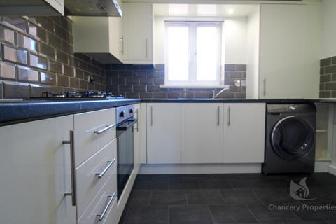 2 bedroom apartment to rent, Ffordd Garthorne, Cardiff CF10