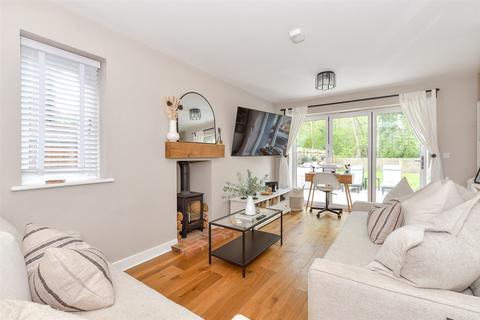 3 bedroom detached house for sale, Fishers Road, Staplehurst, Tonbridge, Kent