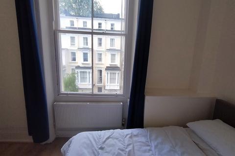 Studio to rent, 58 Prince's Square, London W2