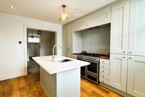 2 bedroom maisonette to rent, Flat 3, 28 Park Avenue, Harrogate, North Yorkshire