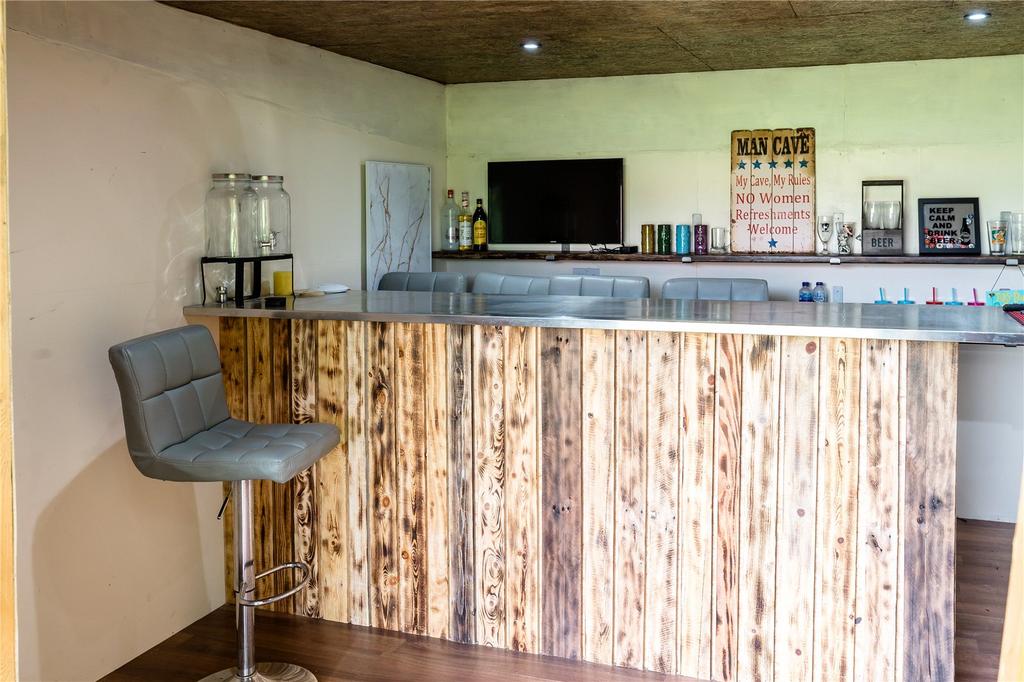 Outdoor Bar