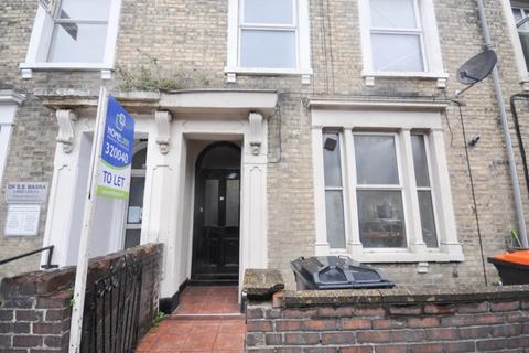 1 bedroom flat to rent, Ashburnham Road, Bedford