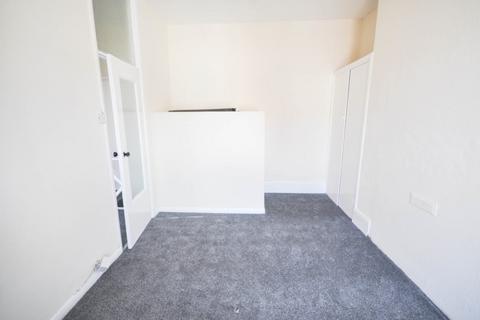 1 bedroom flat to rent, Ashburnham Road, Bedford