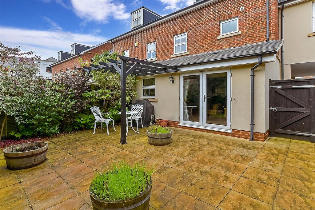 Ardent Avenue, Walmer, Deal, Kent 4 bed terraced house for sale £500,000