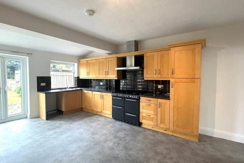 4 bedroom semi-detached house to rent, Bosville Street, Penistone, Sheffield, South Yorkshire, S36