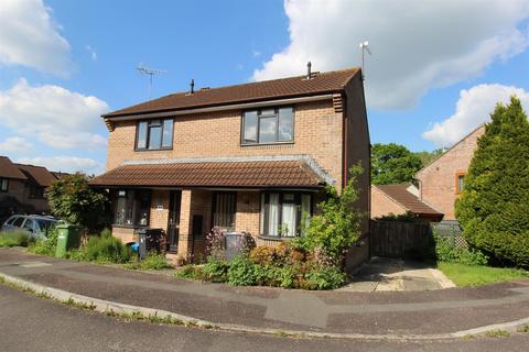 2 bedroom semi-detached house to rent, Butts Close, Honiton
